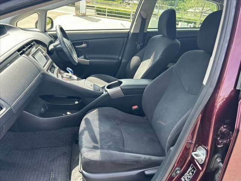 PRIUS PHV