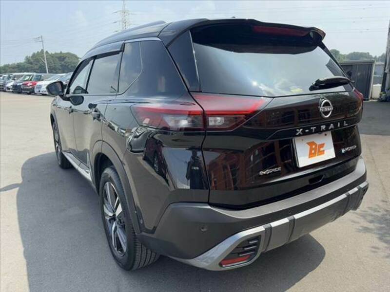 X-TRAIL