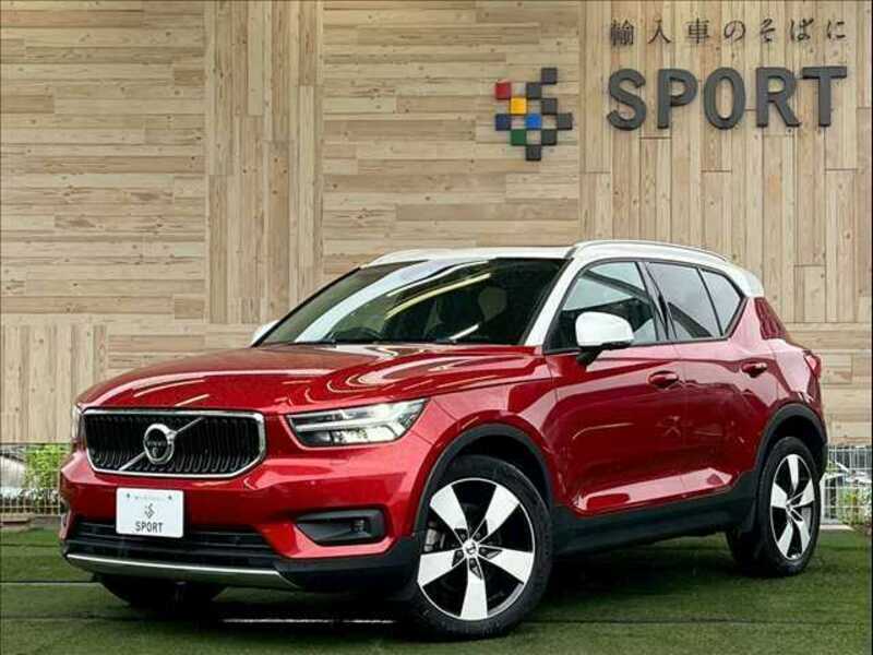 VOLVO XC40