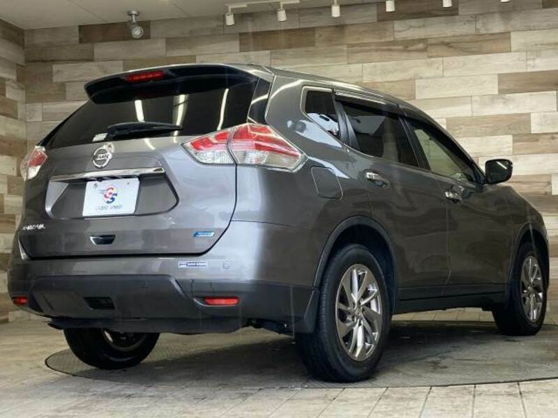 X-TRAIL