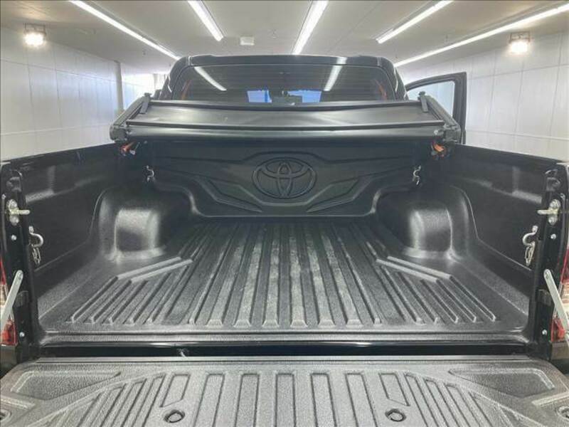 HILUX
