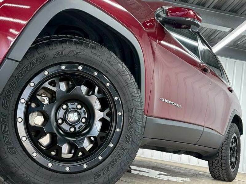 JEEP CHEROKEE
