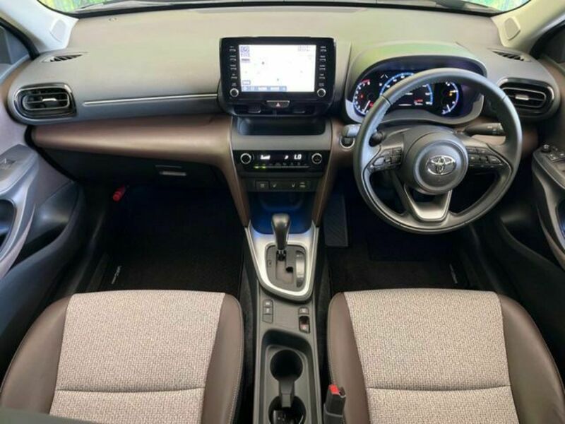YARIS CROSS