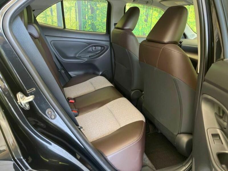 YARIS CROSS
