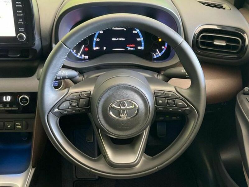 YARIS CROSS