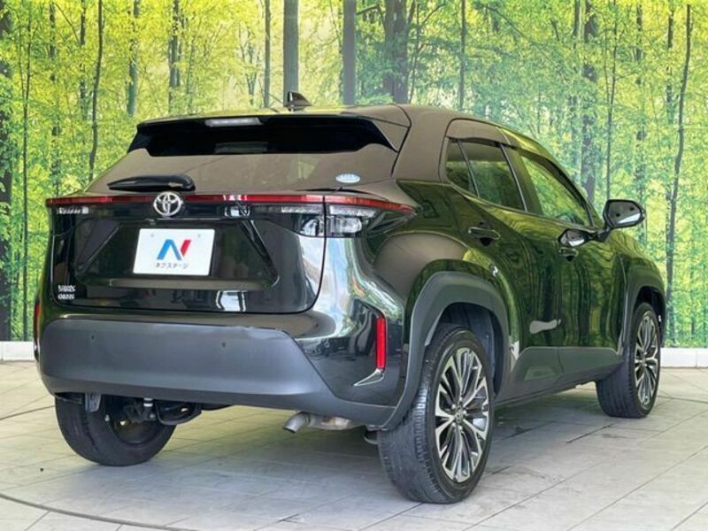 YARIS CROSS