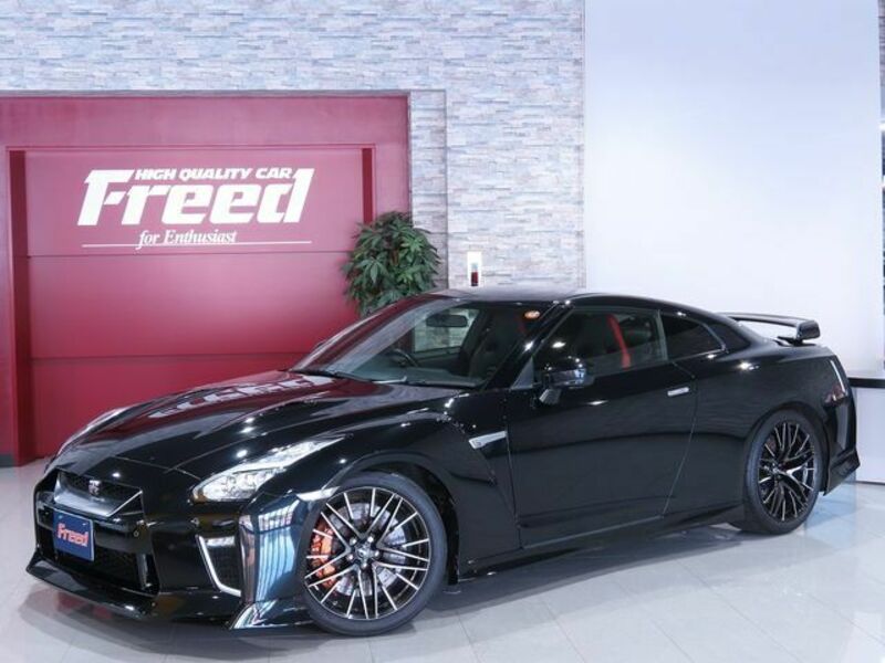 NISSAN GT-R