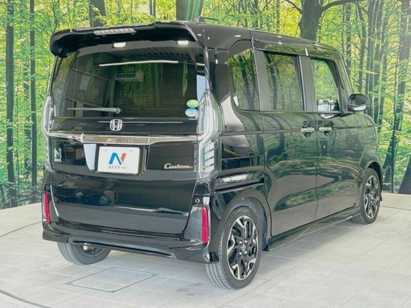 N BOX CUSTOM