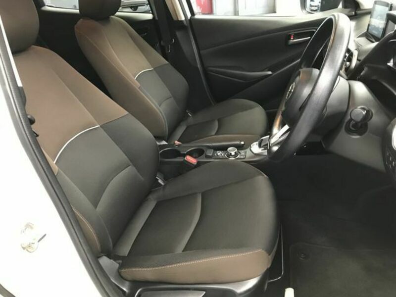 MAZDA2
