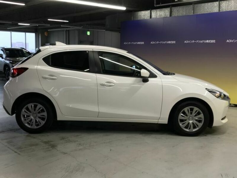 MAZDA2