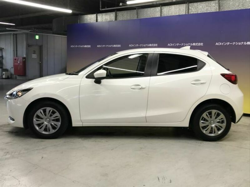 MAZDA2