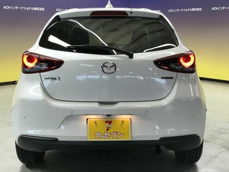 MAZDA2