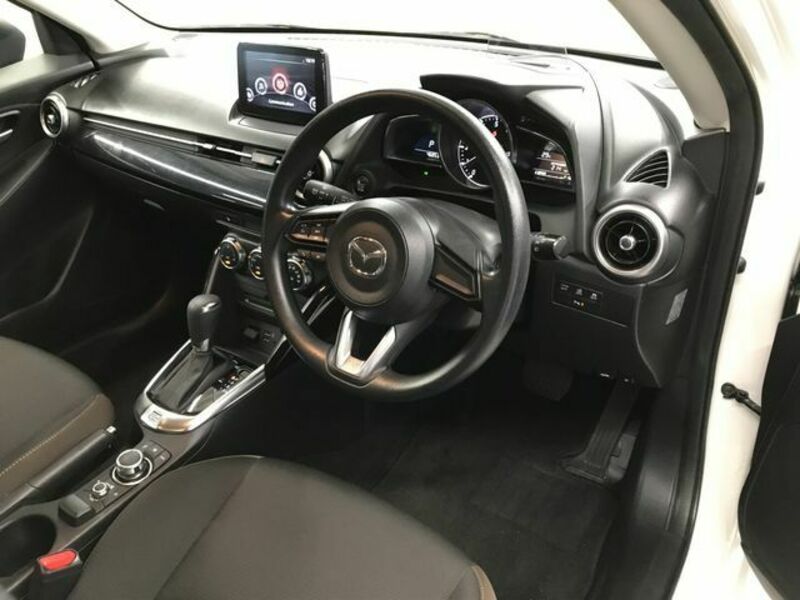 MAZDA2