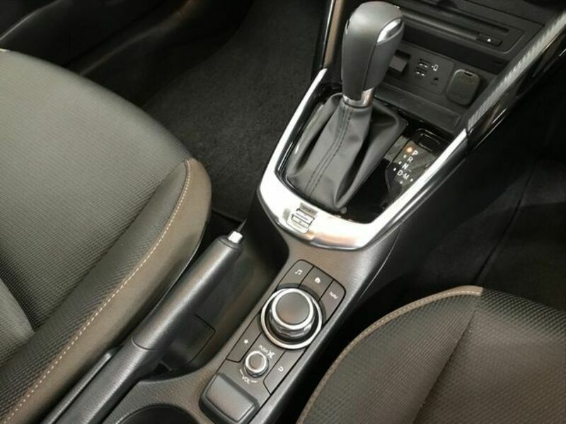 MAZDA2