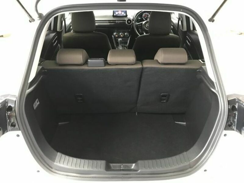 MAZDA2