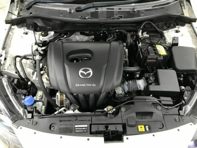 MAZDA2