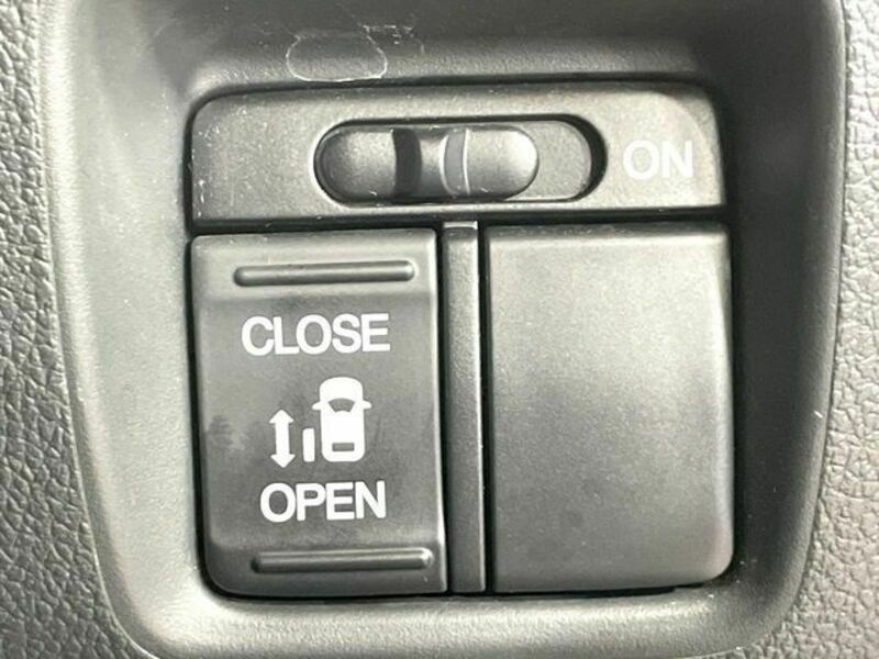 N BOX