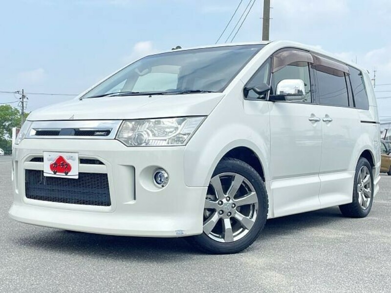 MITSUBISHI DELICA D5