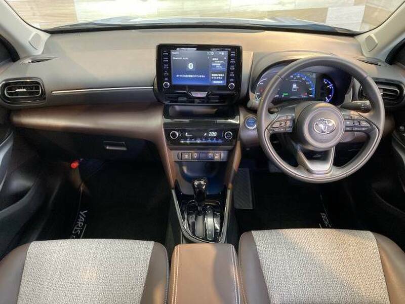 YARIS CROSS