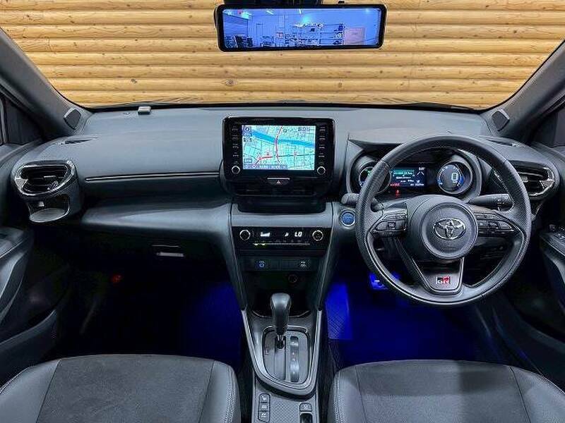 YARIS CROSS