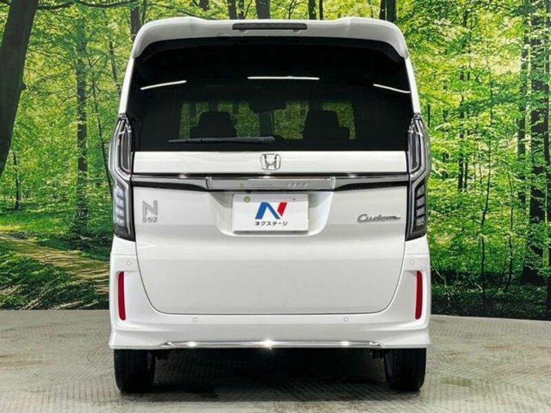 N BOX