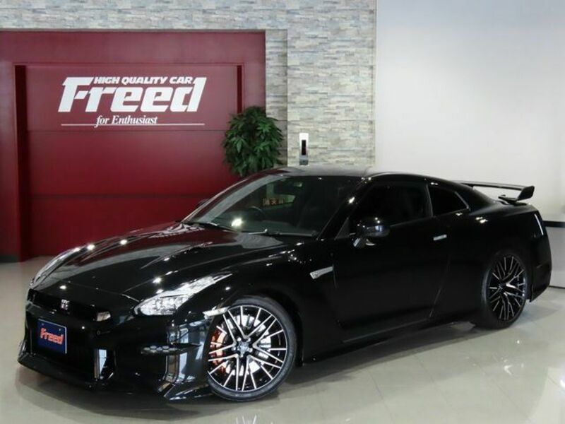 NISSAN GT-R