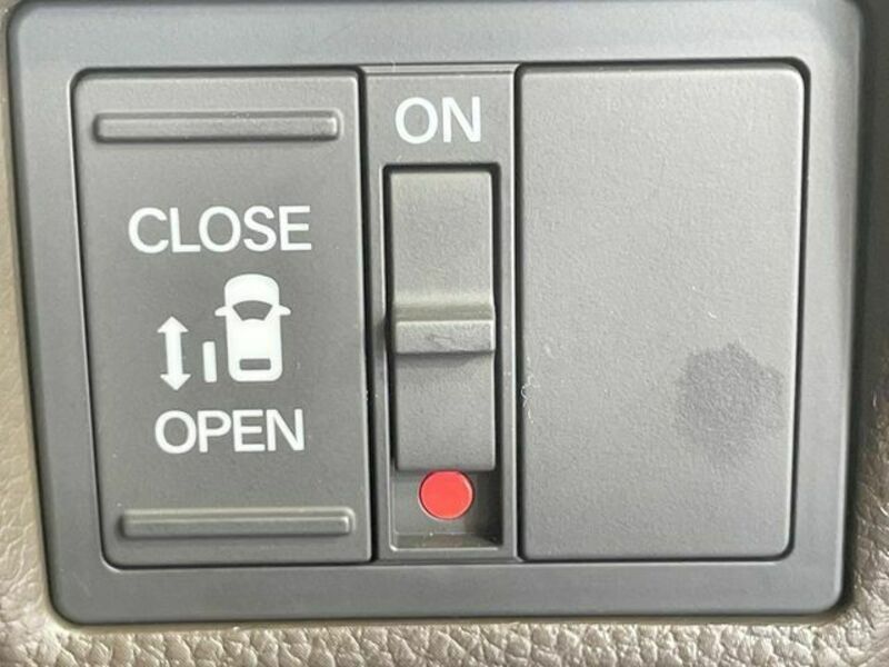N BOX