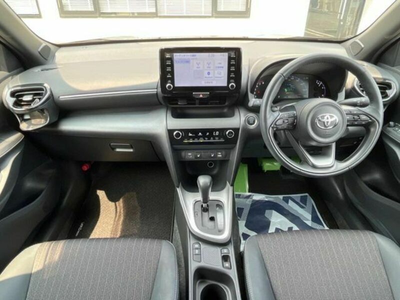 YARIS CROSS
