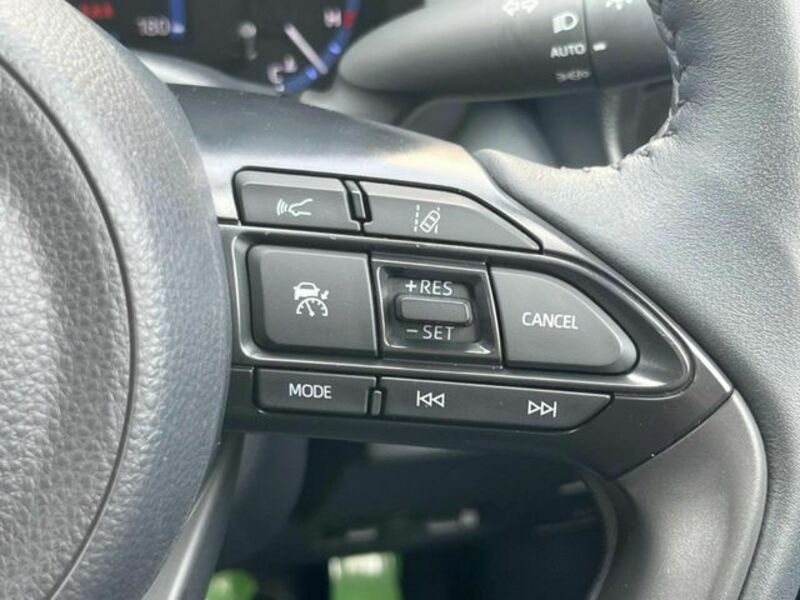 YARIS CROSS