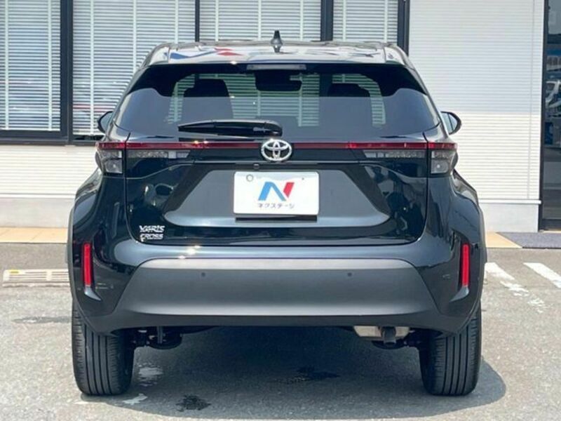YARIS CROSS