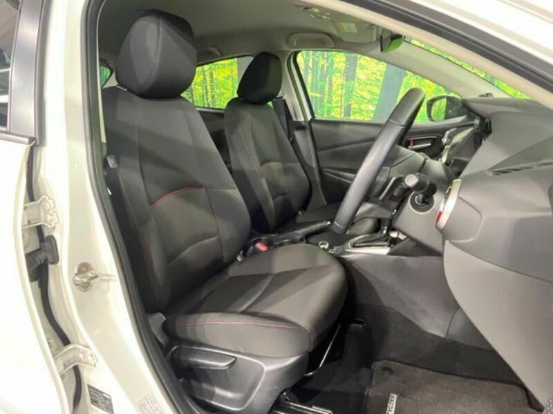 MAZDA2
