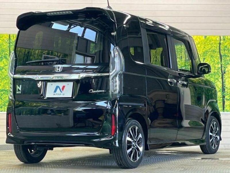 N BOX CUSTOM