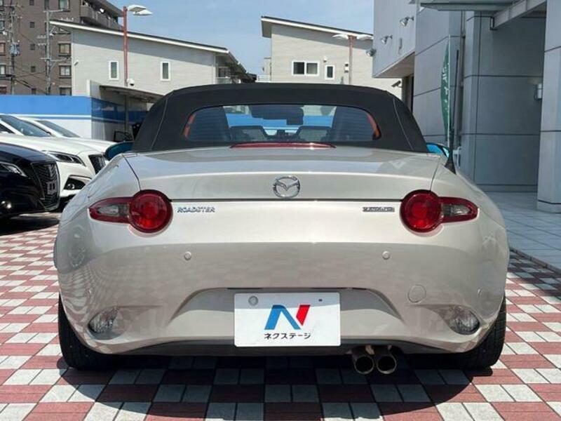 ROADSTER