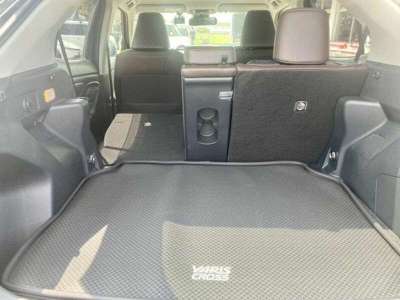 YARIS CROSS