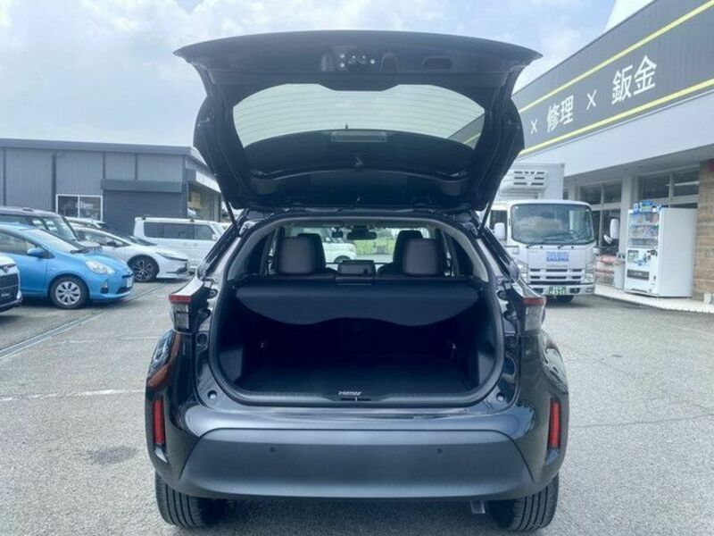 YARIS CROSS