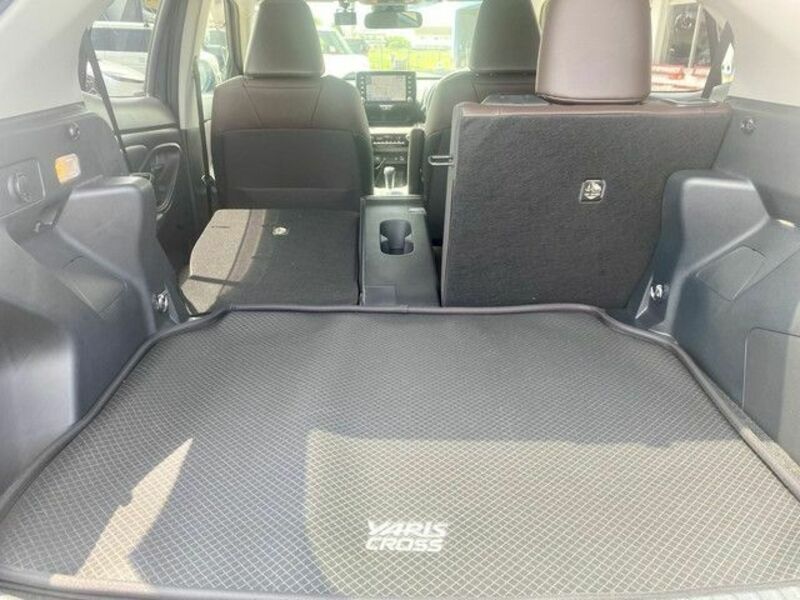 YARIS CROSS