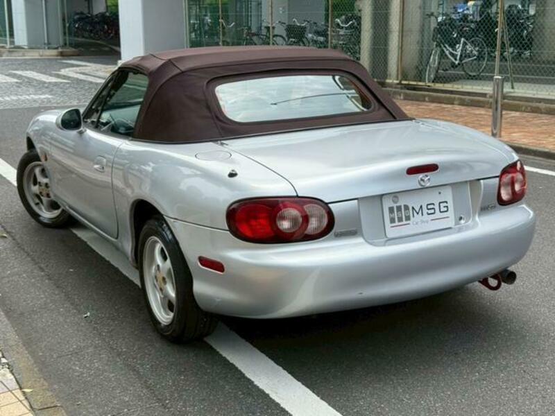 ROADSTER
