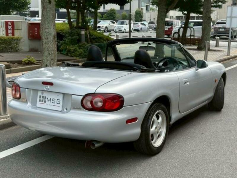 ROADSTER