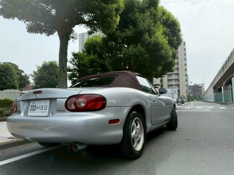 ROADSTER