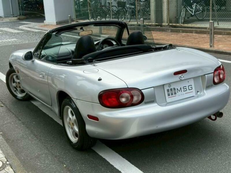 ROADSTER