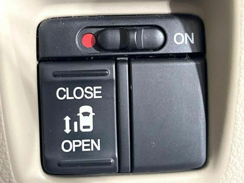 N BOX