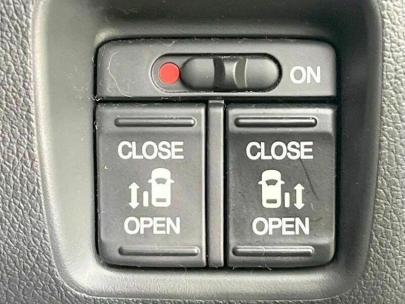 N BOX