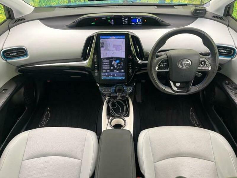 PRIUS PHV