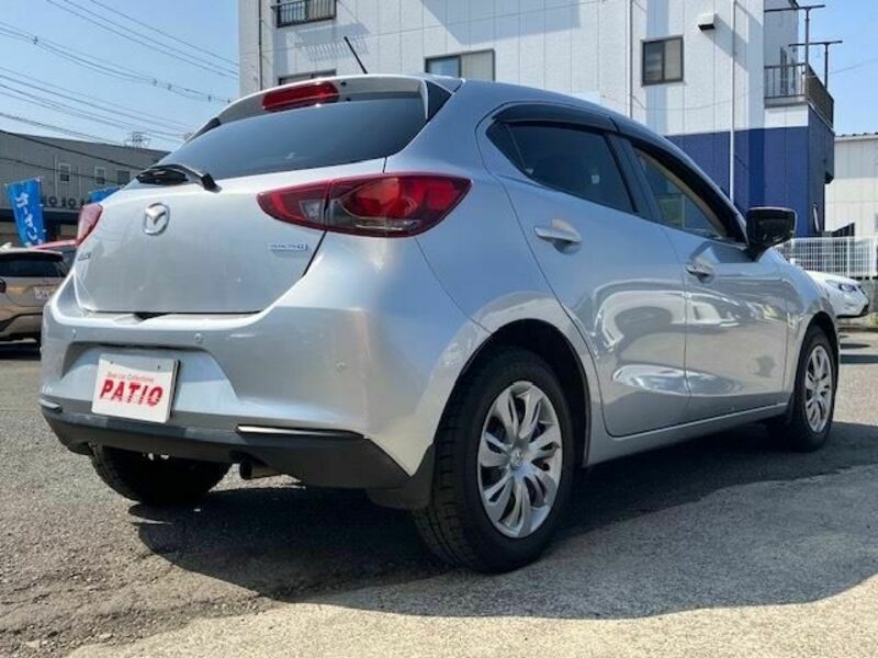 MAZDA2