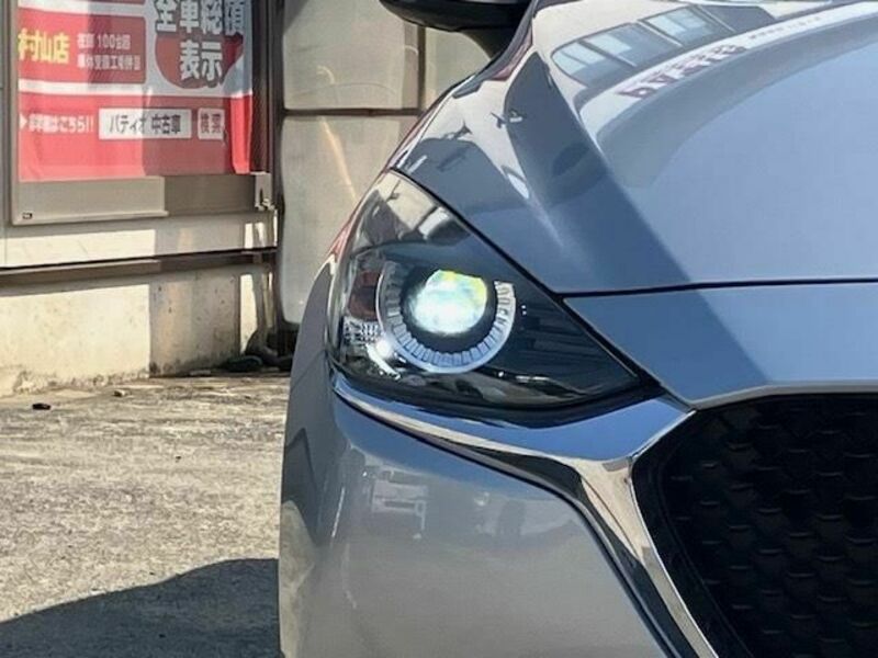 MAZDA2