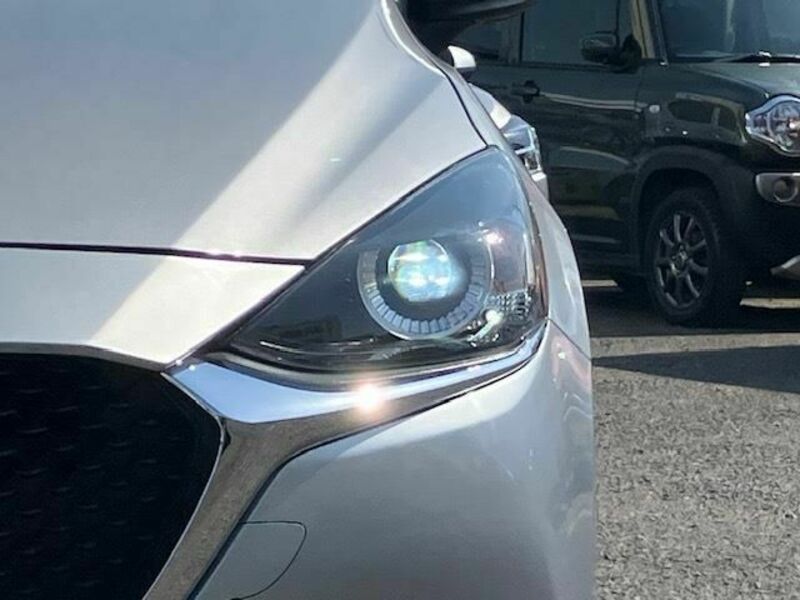 MAZDA2