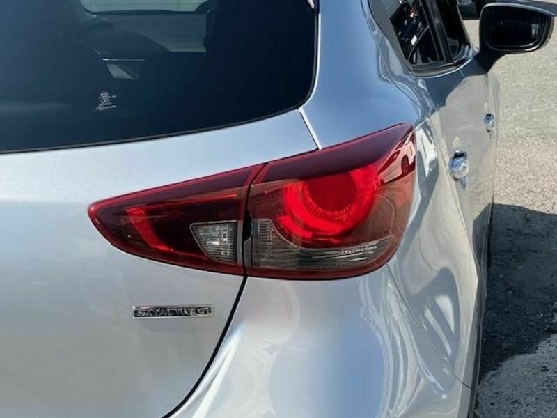 MAZDA2