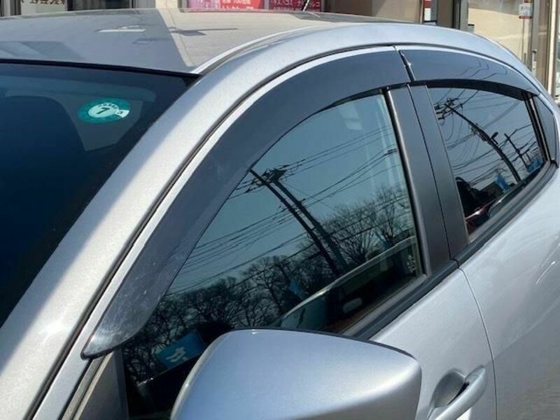 MAZDA2