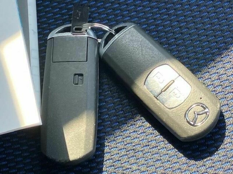 MAZDA2