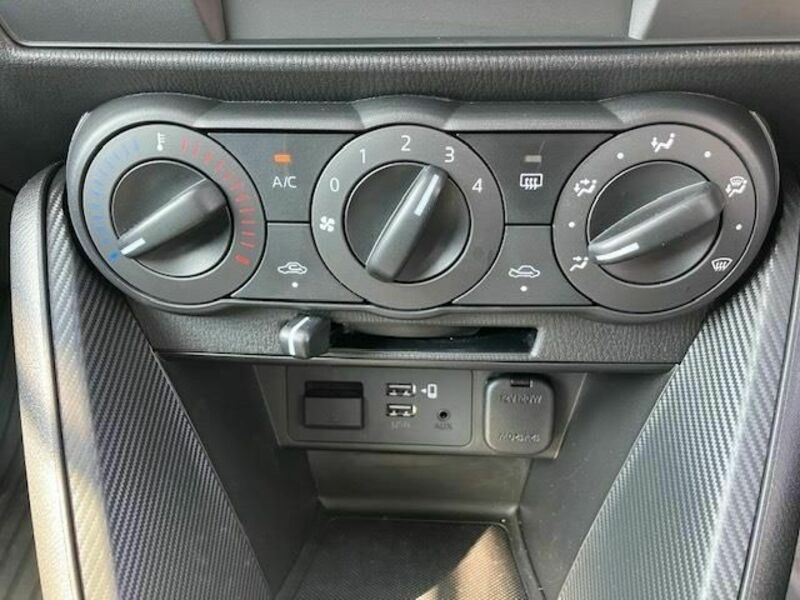 MAZDA2